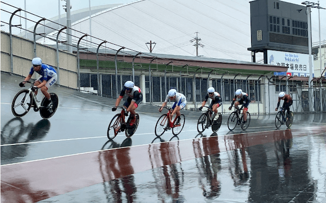 四日市競輪雨の画像