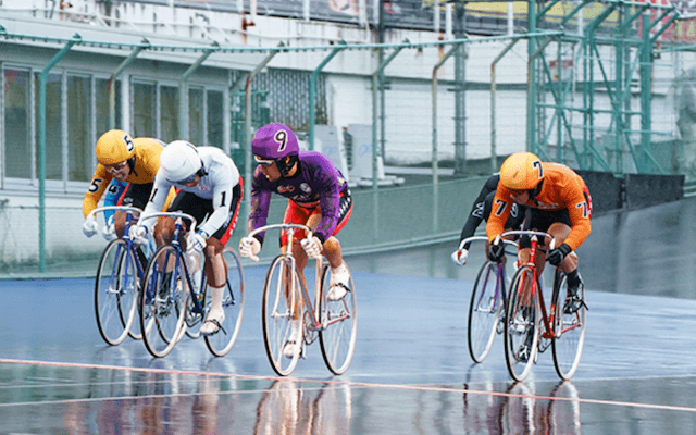 雨の日のレース「堅い結果」